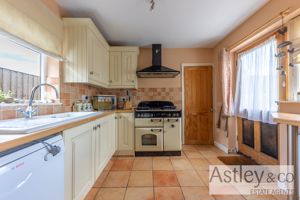 kitchen- click for photo gallery